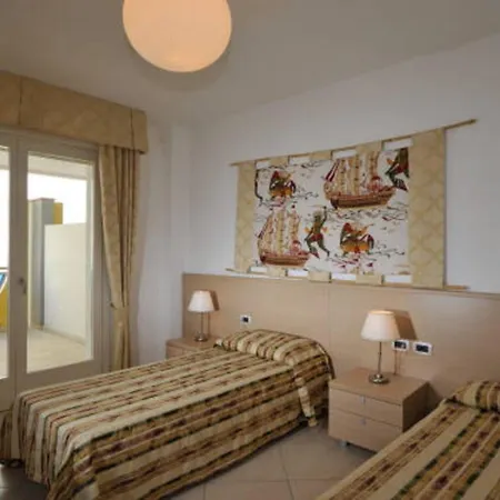 Sunny Beachfront With Pool And * Bibione