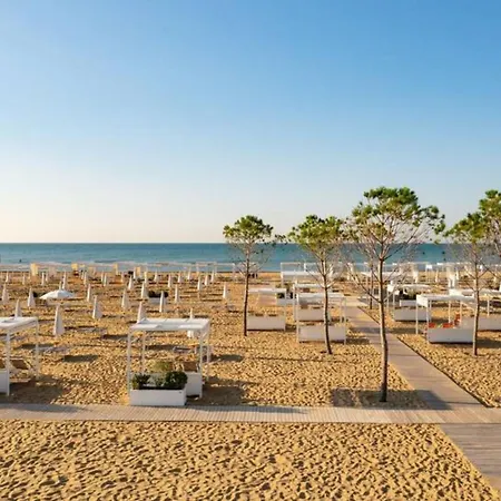 Διαμέρισμα Sunny Beachfront With Pool And Μπιμπιόνε